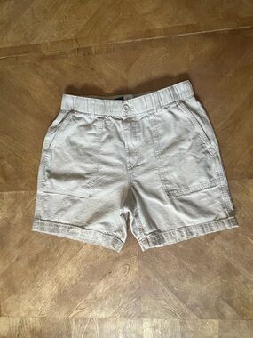 Old Navy Relaxed Men’s Medium Khaki Textured Shorts Elastic Waist Casual